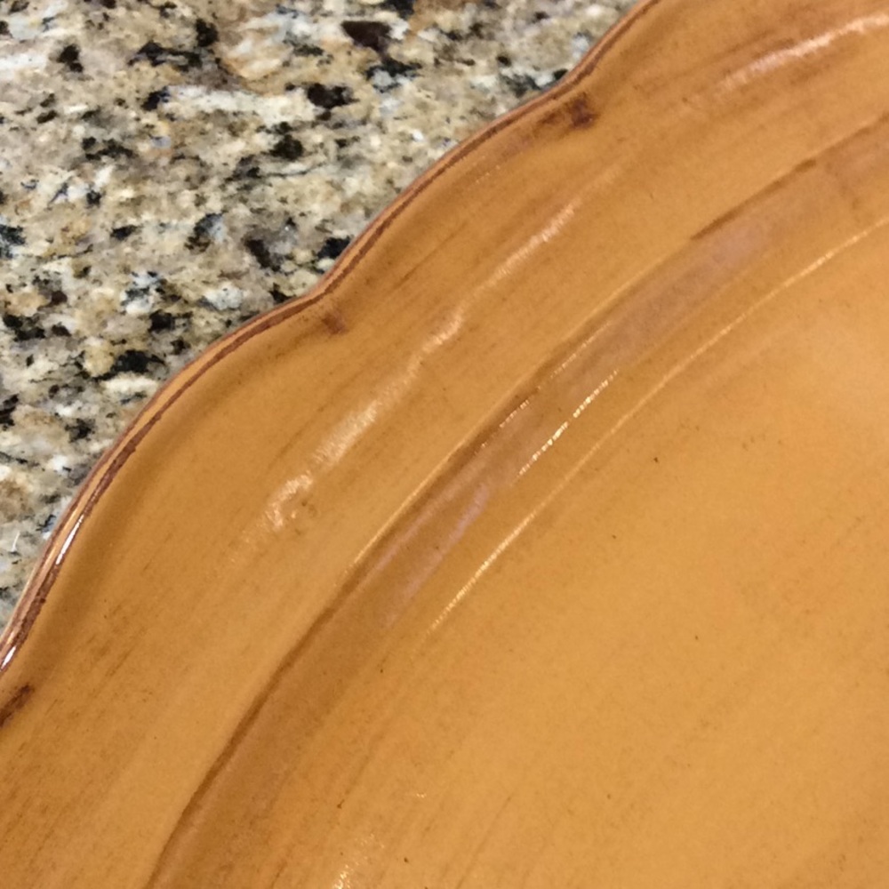 FINAL SALE PRICE Large Scallop Platter - Microwave Oven & DW Safe - Picture 3 of 6